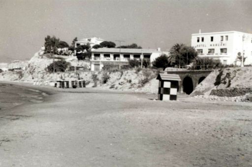 Benidorm incorpora ao seu Archivo 86 fotografías tomadas por un turista inglés nos primeiros anos do desenvolvemento turístico