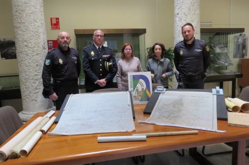 A Unidade de Policía Adscrita recupera en Almería planos e mapas de gran valor histórico