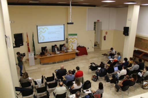 Creativos andaluces danse cita no Archivo Histórico Provincial de Cádiz