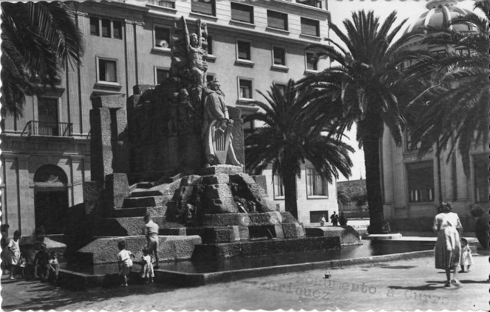 Monumento a Curros Enríquez ( Xardíns de Méndez Núñez) Ano 195-?