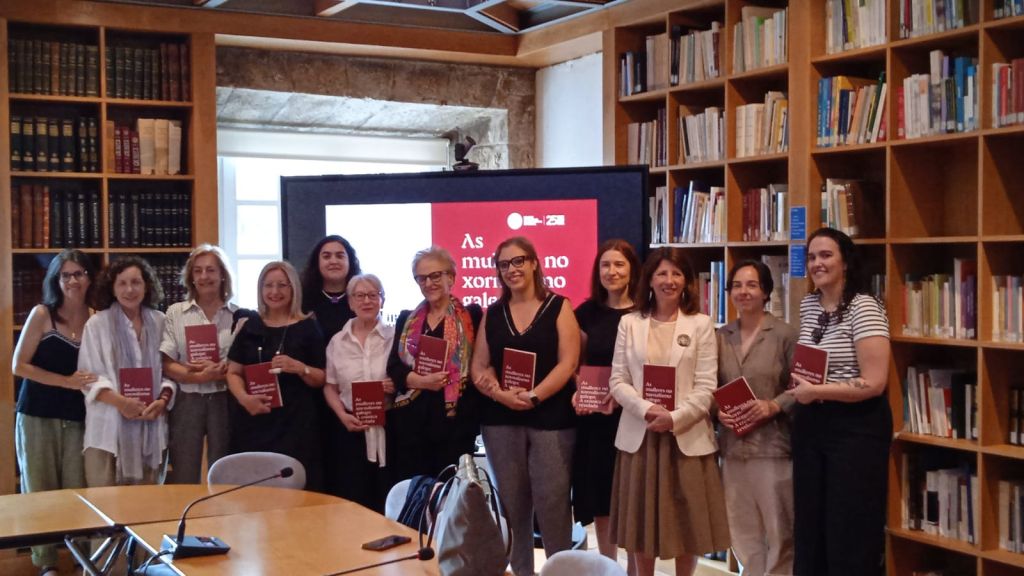 O Colexio de Xornalistas presenta o libro 'As mulleres no xornalismo galego: A crónica revelada', gañador do premio Luísa Villalta en 2024